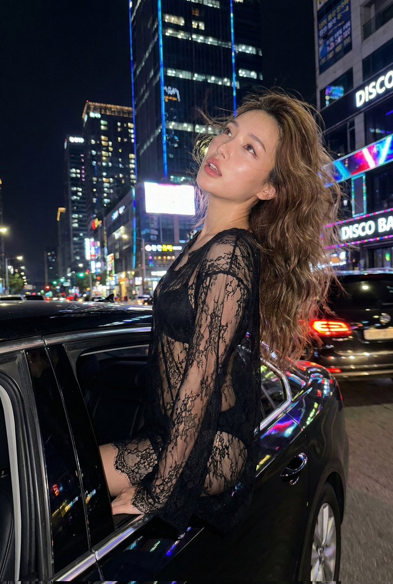 豪华轿车提示中的夜间都市时尚编辑 生成效果示例