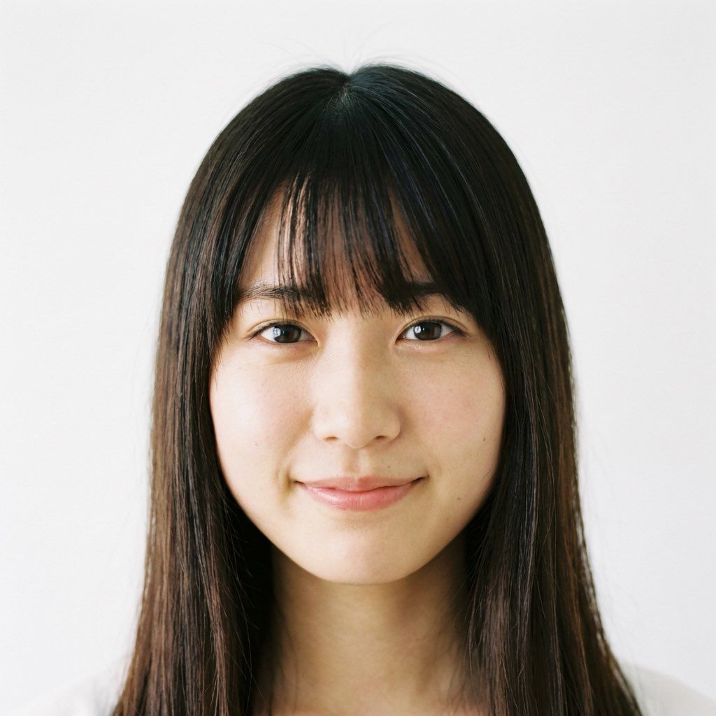 一位年轻日本女性的特写 生成效果示例