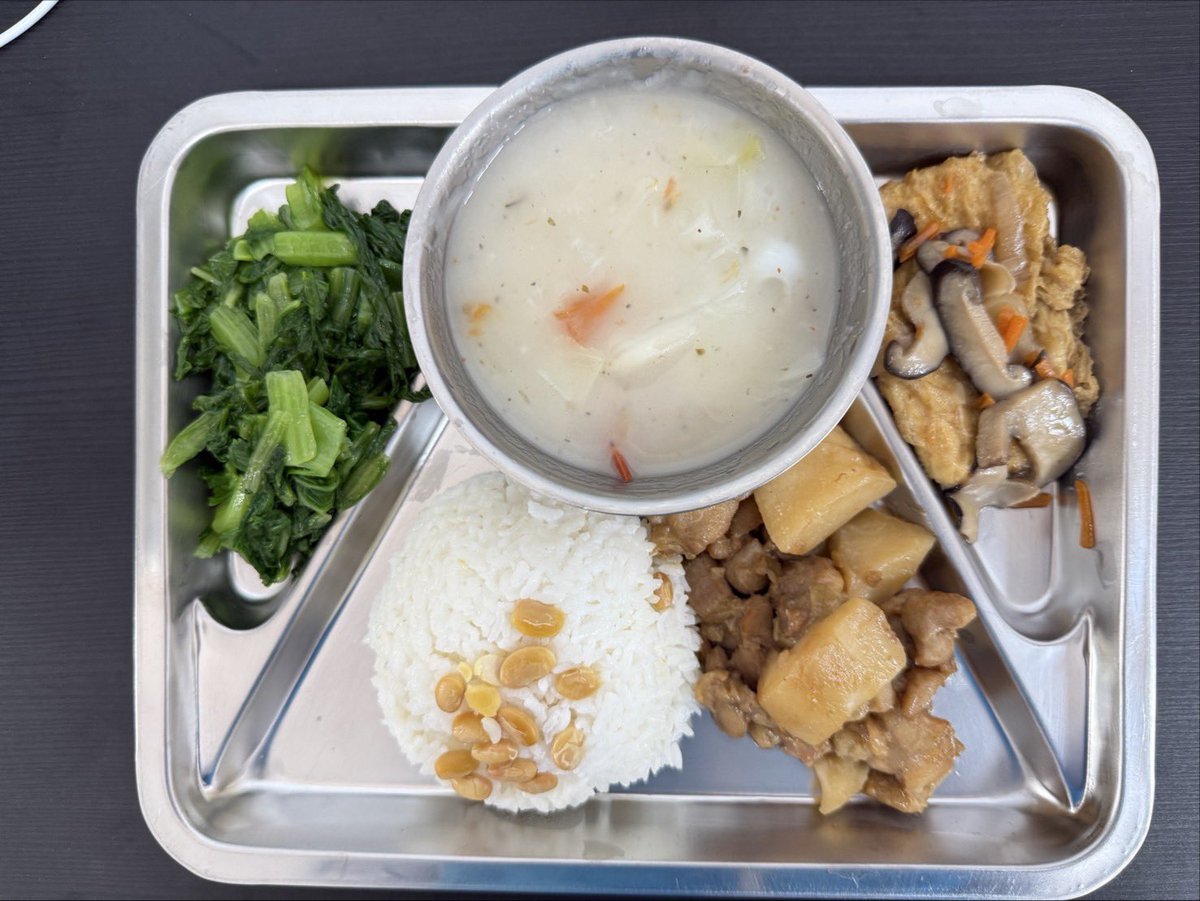 爆炸或静态食物摄影提示 生成效果示例