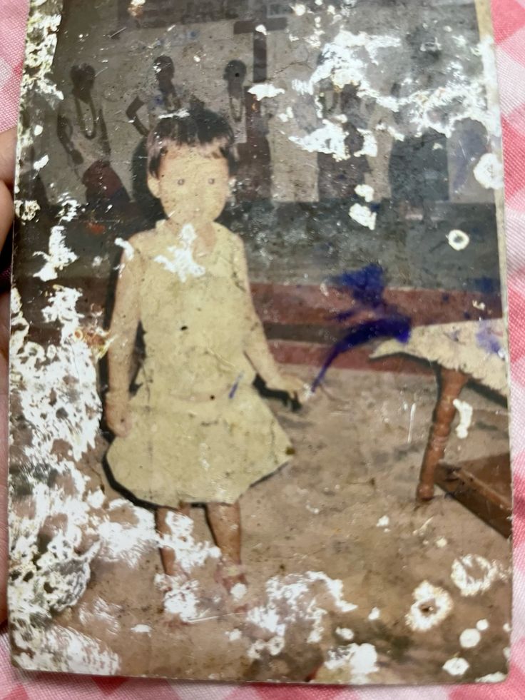 东亚女孩复古照片修复 生成效果示例